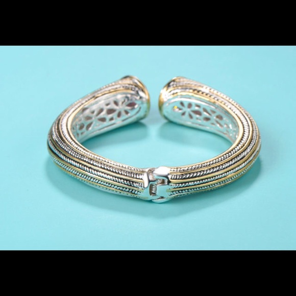 Red Crystal Open Bangle Bracelet New - Picture 2 of 2